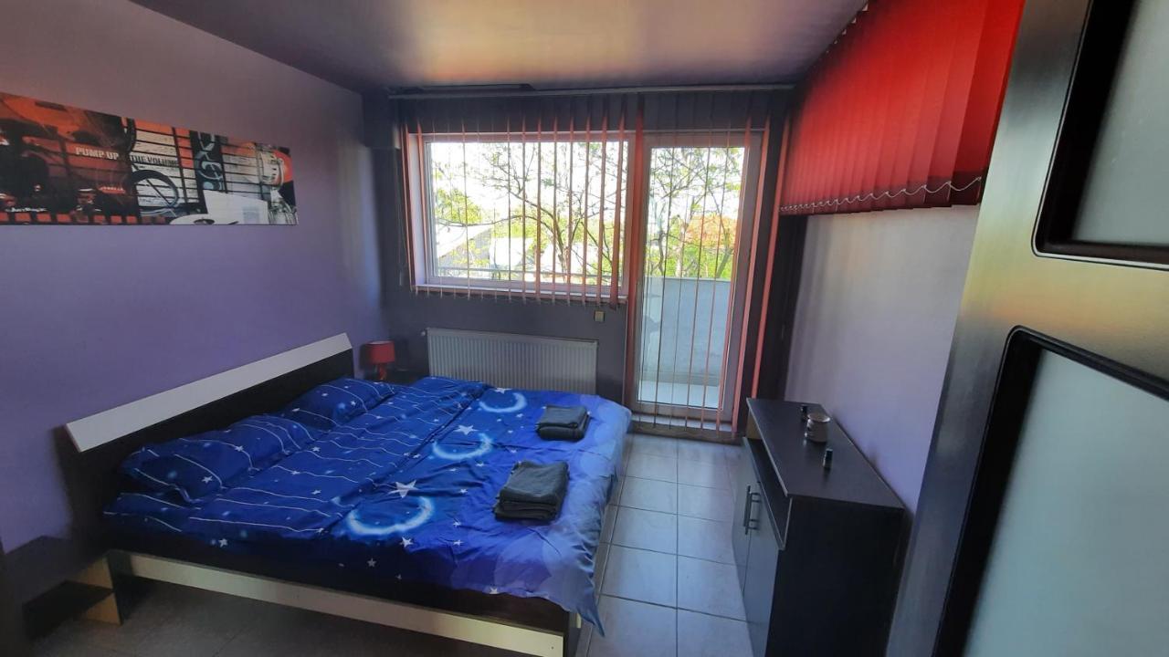Spacious, Modern Condo In New Villa - Sleeps 6 Bucharest Exterior photo